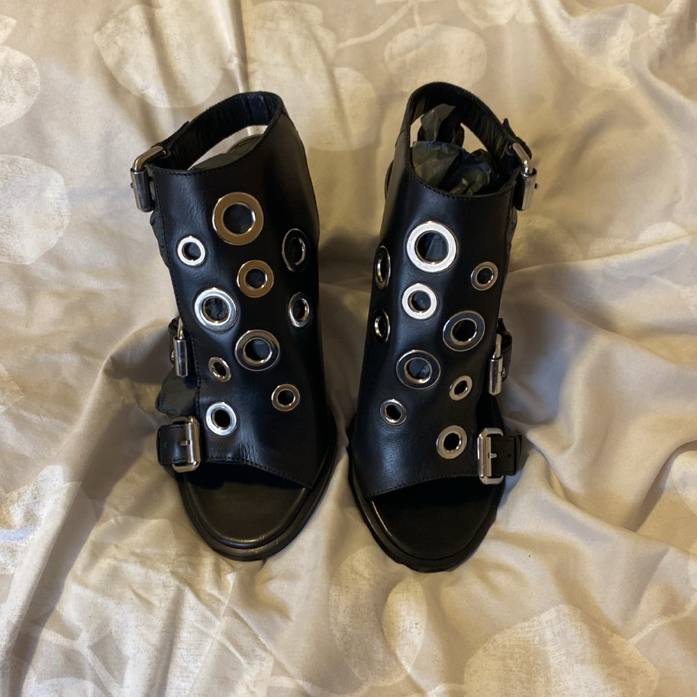 McQ Alexander McQueen Nice eyelet sandals